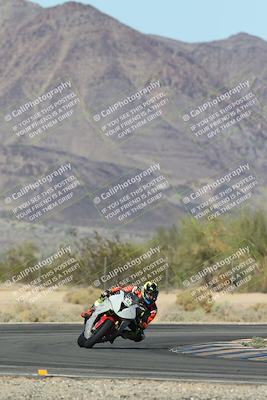 media/Oct-30-2025-Racers Edge (Thu) [[dabbdaf680]]/3-B Group/Session 5 (Turn 6)/